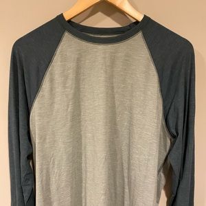 J. Crew men’s green and teal baseball tee, size large, performance, unworn